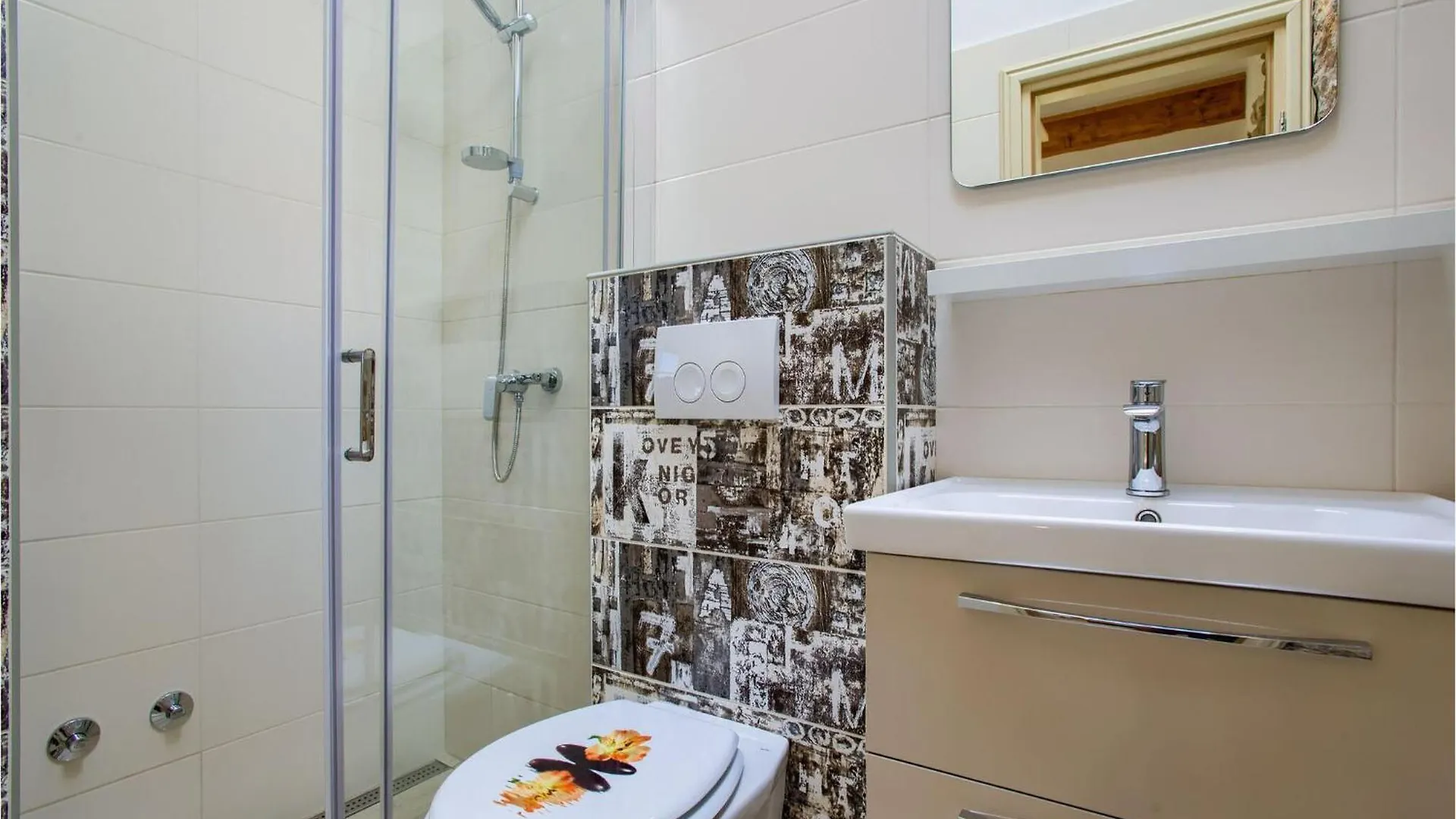4 Bedroom Lovely Home In Garica Croaţia